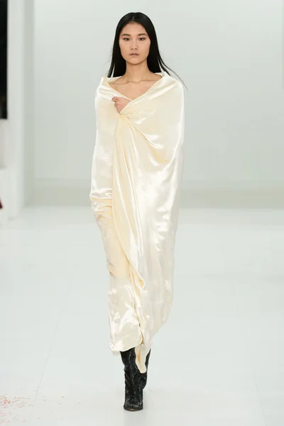 Look 26